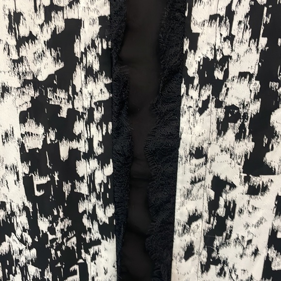 BCBG like new abstract tank with lace - Picture 3 of 6